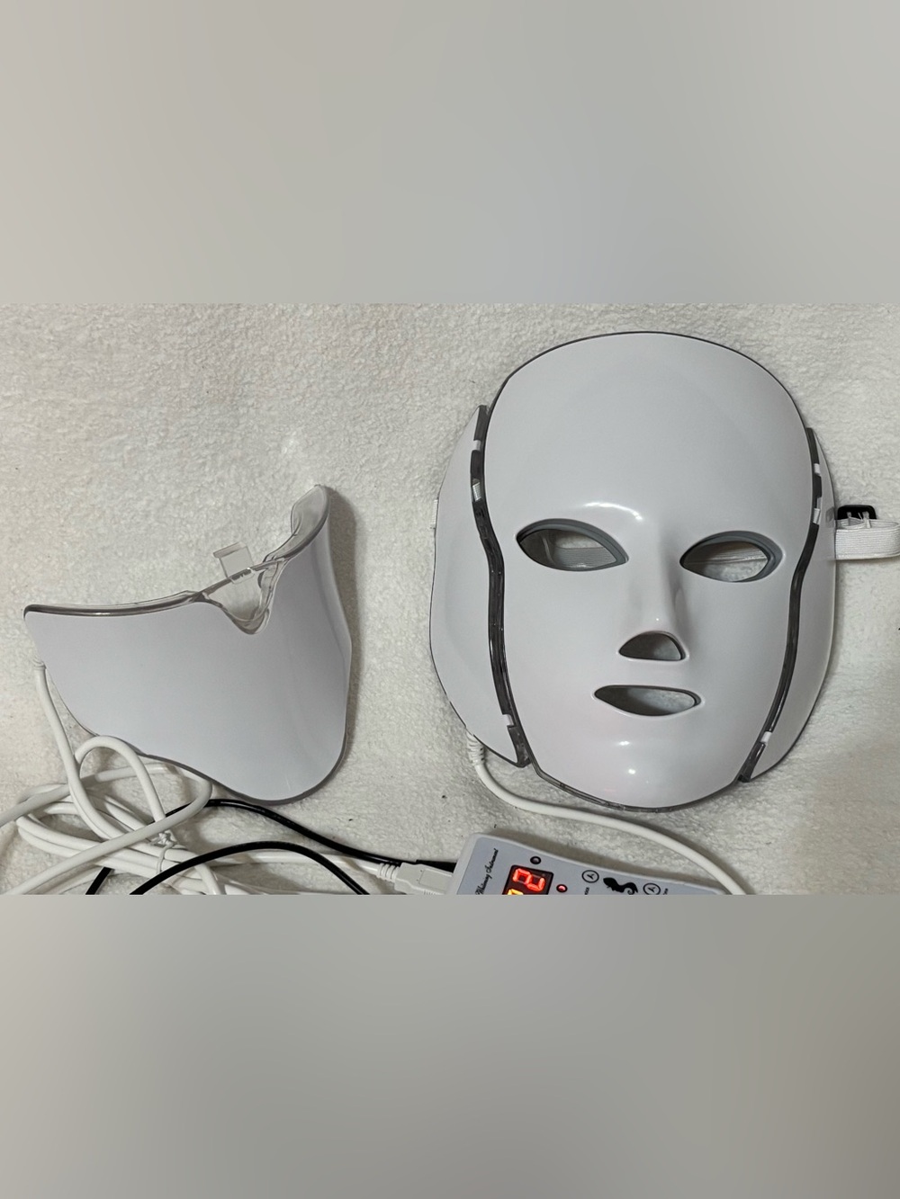 LED Facial Mask Therapy - White Color - Picture 5 of 11